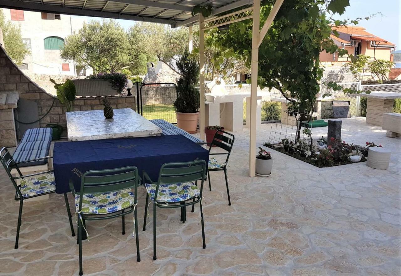 Apartment Maslenica, Near Zadar エクステリア 写真