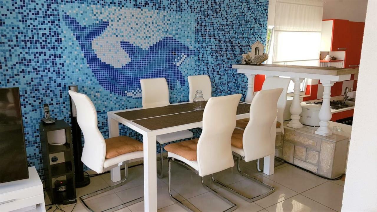 Apartment Maslenica, Near Zadar エクステリア 写真