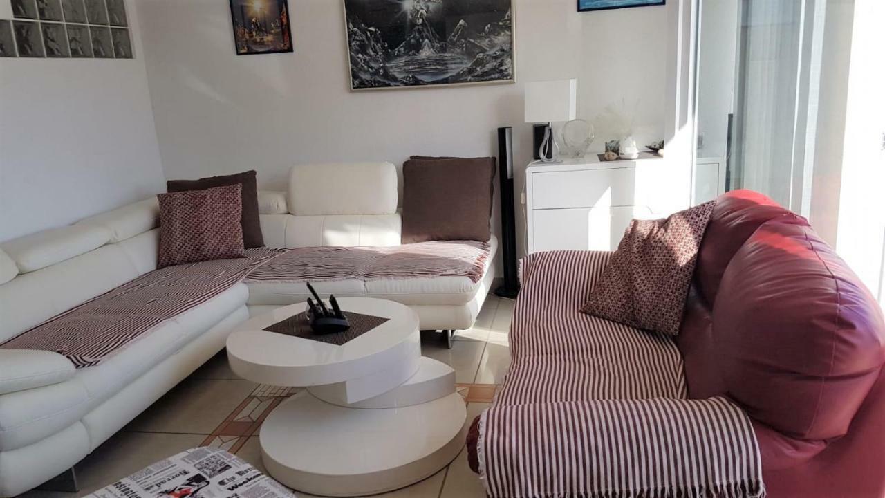 Apartment Maslenica, Near Zadar エクステリア 写真